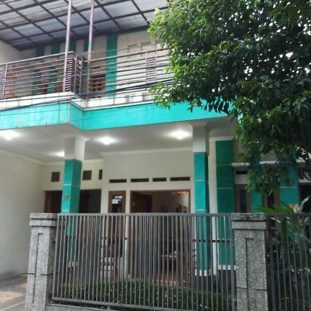 Seventeen Homestay Bandung Extérieur photo