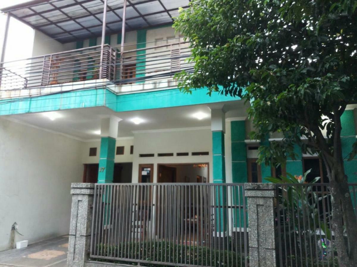 Seventeen Homestay Bandung Extérieur photo